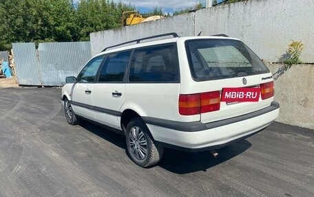 Volkswagen Passat B4, 1996 год, 240 000 рублей, 2 фотография