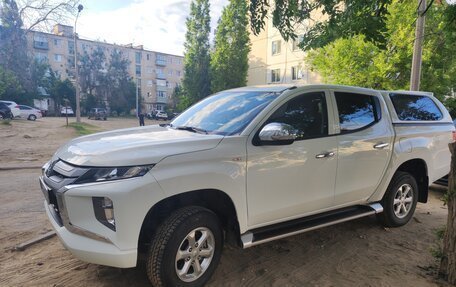 Mitsubishi L200 IV рестайлинг, 2022 год, 3 550 000 рублей, 2 фотография