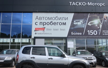 Chevrolet Niva I рестайлинг, 2017 год, 825 000 рублей, 4 фотография