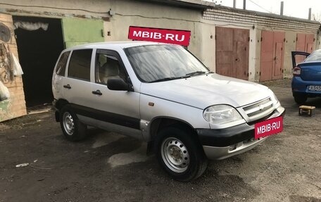 Chevrolet Niva I рестайлинг, 2003 год, 249 000 рублей, 2 фотография