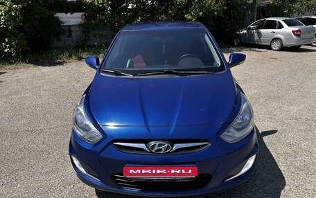 Hyundai Solaris II рестайлинг, 2011 год, 870 000 рублей, 3 фотография