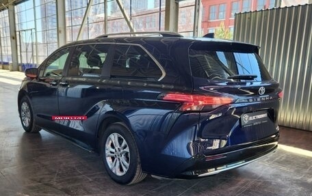 Toyota Sienna, 2022 год, 6 200 000 рублей, 5 фотография