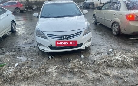 Hyundai Solaris II рестайлинг, 2015 год, 623 000 рублей, 2 фотография