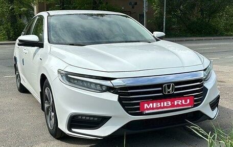 Honda Insight III, 2018 год, 2 350 000 рублей, 3 фотография