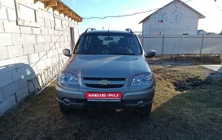 Chevrolet Niva I рестайлинг, 2014 год, 750 000 рублей, 2 фотография