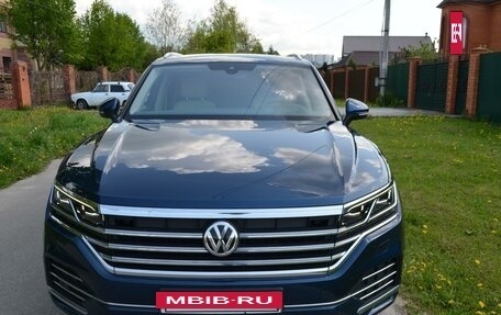 Volkswagen Touareg III, 2019 год, 5 500 000 рублей, 2 фотография