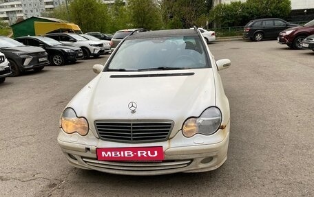 Mercedes-Benz C-Класс, 2002 год, 330 000 рублей, 3 фотография