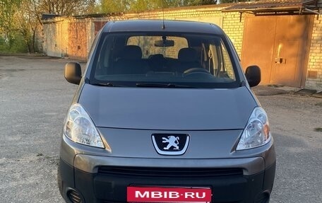 Peugeot Partner II рестайлинг 2, 2012 год, 990 000 рублей, 2 фотография