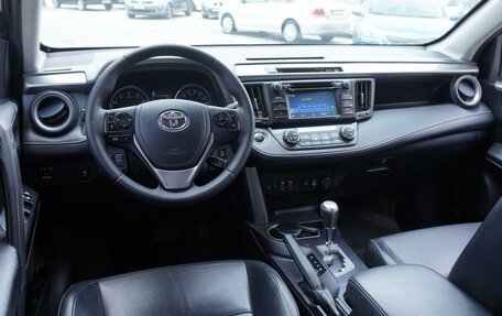 Toyota RAV4, 2015 год, 2 369 000 рублей, 6 фотография