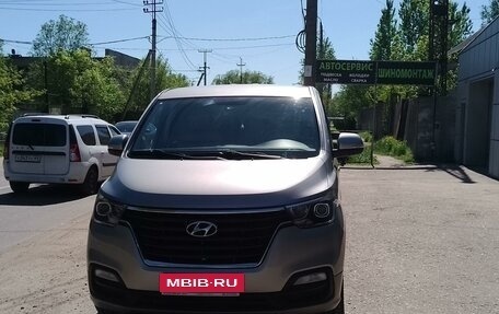 Hyundai H-1 II рестайлинг, 2020 год, 3 950 000 рублей, 5 фотография