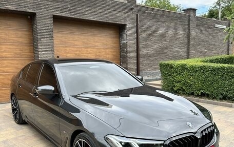 BMW 5 серия, 2020 год, 5 600 000 рублей, 2 фотография