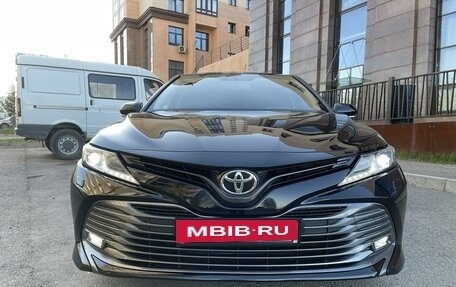 Toyota Camry, 2020 год, 3 230 000 рублей, 2 фотография