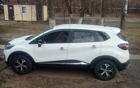 Renault Kaptur I рестайлинг, 2019 год, 1 680 000 рублей, 3 фотография