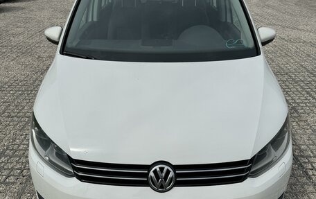 Volkswagen Touran III, 2012 год, 1 300 000 рублей, 2 фотография