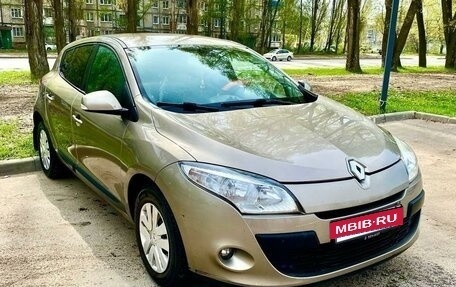Renault Megane III, 2011 год, 900 000 рублей, 3 фотография