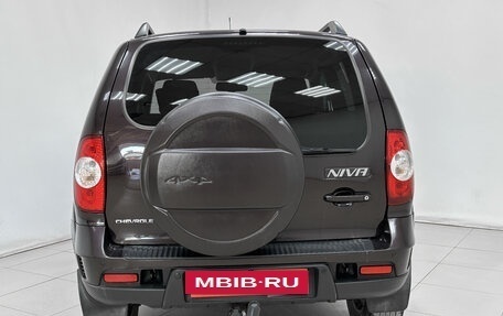 Chevrolet Niva I рестайлинг, 2018 год, 823 000 рублей, 5 фотография