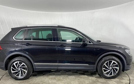 Volkswagen Tiguan II, 2018 год, 3 020 000 рублей, 4 фотография