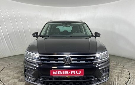 Volkswagen Tiguan II, 2018 год, 3 020 000 рублей, 2 фотография