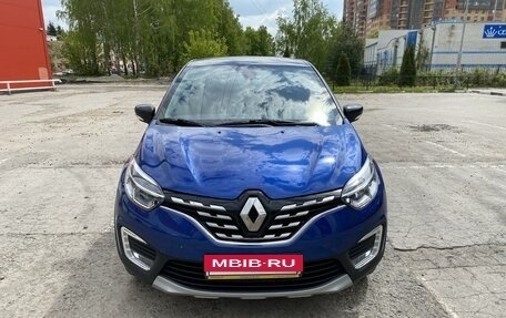 Renault Kaptur I рестайлинг, 2021 год, 1 860 000 рублей, 2 фотография