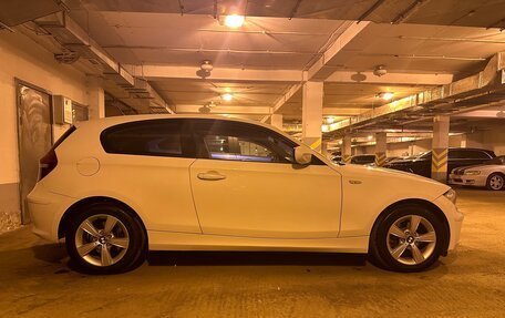 BMW 1 серия, 2011 год, 1 200 000 рублей, 2 фотография