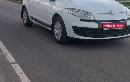 Renault Megane III, 2013 год, 800 000 рублей, 2 фотография