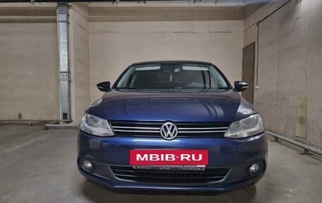 Volkswagen Jetta VI, 2012 год, 990 000 рублей, 3 фотография