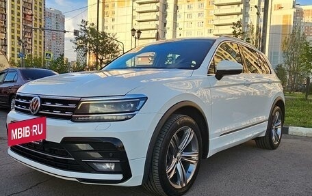 Volkswagen Tiguan II, 2018 год, 3 390 000 рублей, 3 фотография