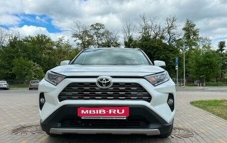 Toyota RAV4, 2021 год, 5 050 000 рублей, 3 фотография