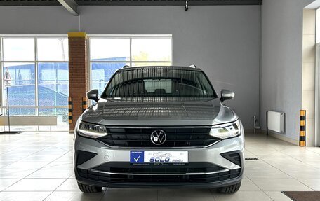 Volkswagen Tiguan II, 2021 год, 3 399 900 рублей, 2 фотография