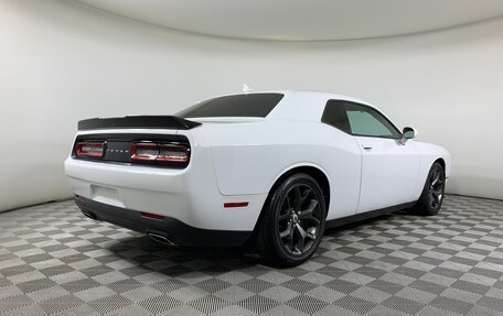 Dodge Challenger III рестайлинг 2, 2019 год, 3 910 000 рублей, 5 фотография