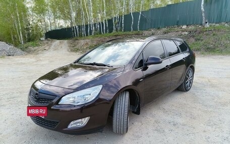Opel Astra J, 2012 год, 950 000 рублей, 3 фотография