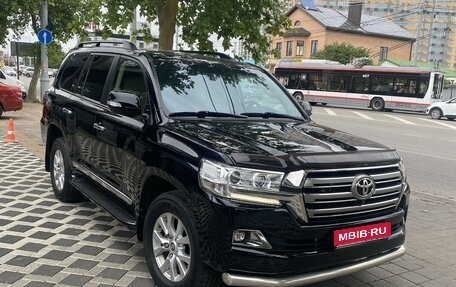 Toyota Land Cruiser 200, 2015 год, 5 777 000 рублей, 1 фотография