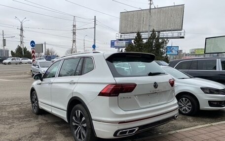 Volkswagen Tiguan II, 2024 год, 4 800 000 рублей, 2 фотография