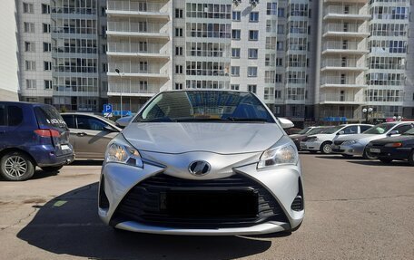 Toyota Vitz, 2018 год, 990 000 рублей, 4 фотография