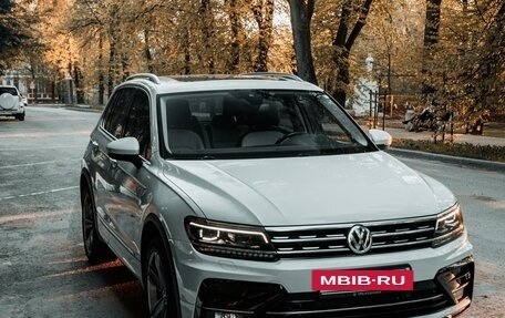 Volkswagen Tiguan II, 2019 год, 3 620 000 рублей, 2 фотография