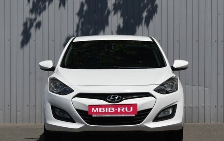 Hyundai i30 II рестайлинг, 2014 год, 1 239 000 рублей, 2 фотография