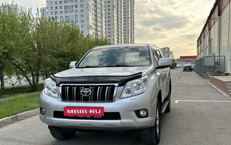 Toyota Land Cruiser Prado 150 рестайлинг 2, 2010 год, 3 120 000 рублей, 2 фотография