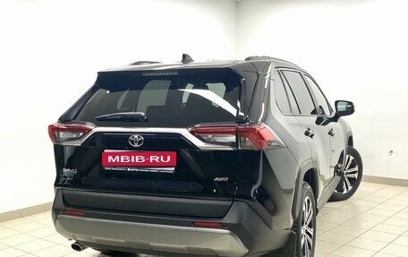 Toyota RAV4, 2019 год, 3 640 000 рублей, 4 фотография