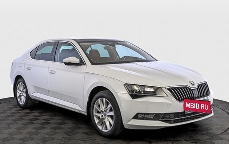 Skoda Superb III рестайлинг, 2015 год, 1 915 000 рублей, 3 фотография