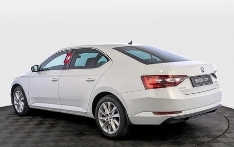 Skoda Superb III рестайлинг, 2015 год, 1 915 000 рублей, 7 фотография