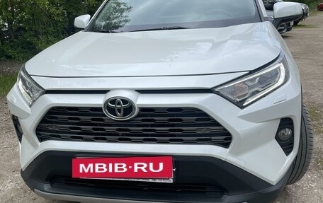 Toyota RAV4, 2021 год, 4 950 000 рублей, 3 фотография