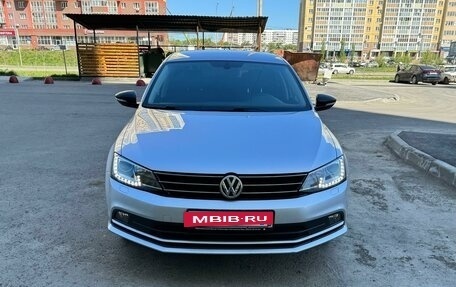 Volkswagen Jetta VI, 2018 год, 1 580 000 рублей, 2 фотография