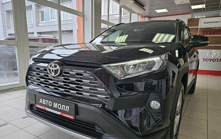 Toyota RAV4, 2020 год, 3 899 000 рублей, 2 фотография