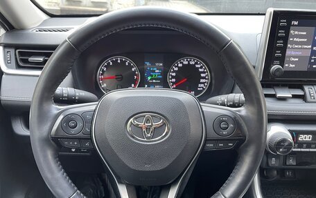 Toyota RAV4, 2020 год, 3 350 000 рублей, 9 фотография