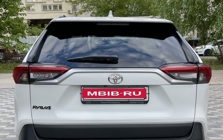 Toyota RAV4, 2020 год, 3 350 000 рублей, 8 фотография