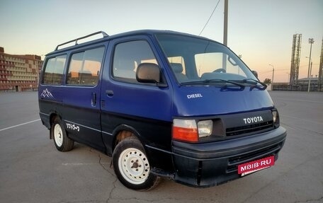 Toyota HiAce H100, 1993 год, 460 000 рублей, 4 фотография