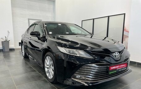 Toyota Camry, 2019 год, 2 430 000 рублей, 1 фотография