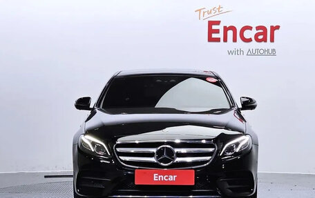 Mercedes-Benz E-Класс, 2019 год, 3 890 000 рублей, 2 фотография