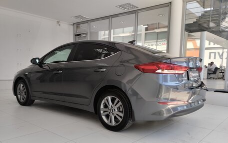 Hyundai Elantra VI рестайлинг, 2017 год, 1 600 000 рублей, 5 фотография