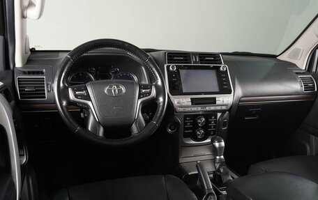 Toyota Land Cruiser Prado 150 рестайлинг 2, 2018 год, 5 099 000 рублей, 6 фотография
